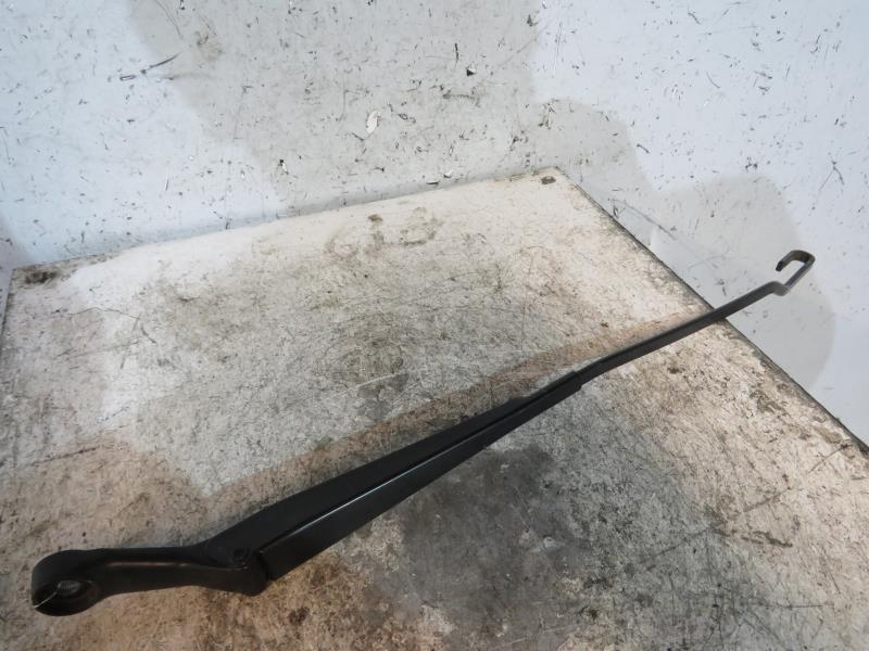 Braccio tergicristallo anteriore destro VOLKSWAGEN PASSAT 4 PHASE 2 BREAK Gasolina - 1