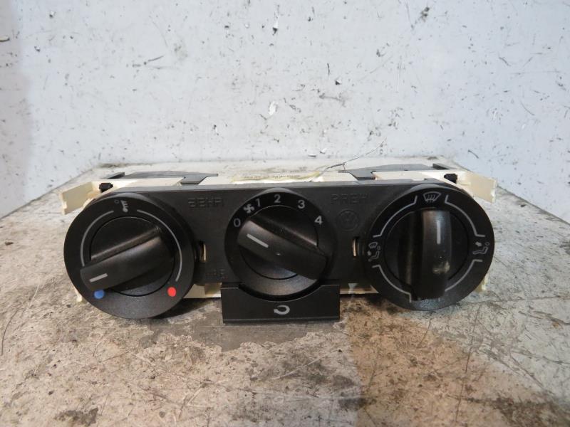 Commande chauffage VOLKSWAGEN POLO 4 PHASE 1 Essence - 1