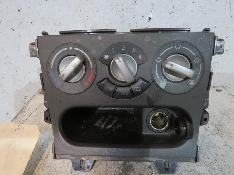 Commande chauffage SUZUKI SPLASH Essence - 1