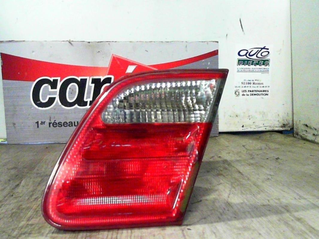 Feu arriere secondaire droit (feux) MERCEDES CLASSE E 210 PHASE 2 Diesel - 1