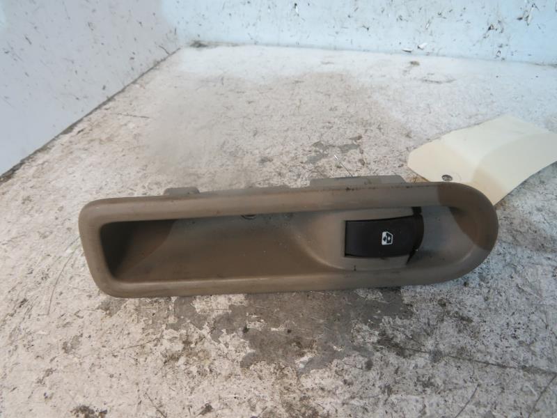 Interruttore lavacristalli posteriore sinistro RENAULT CLIO 3 PHASE 1 Diésel - 1
