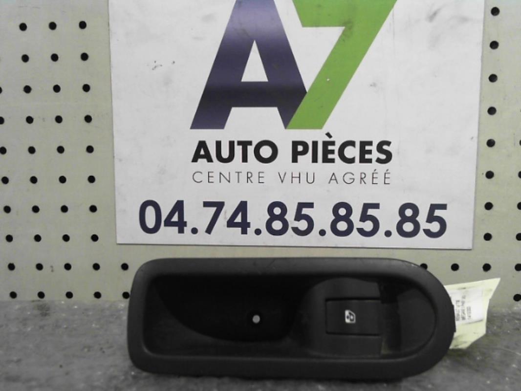 Interruttore lavacristalli posteriore sinistro RENAULT MEGANE 2 PHASE 1 Diésel - 1