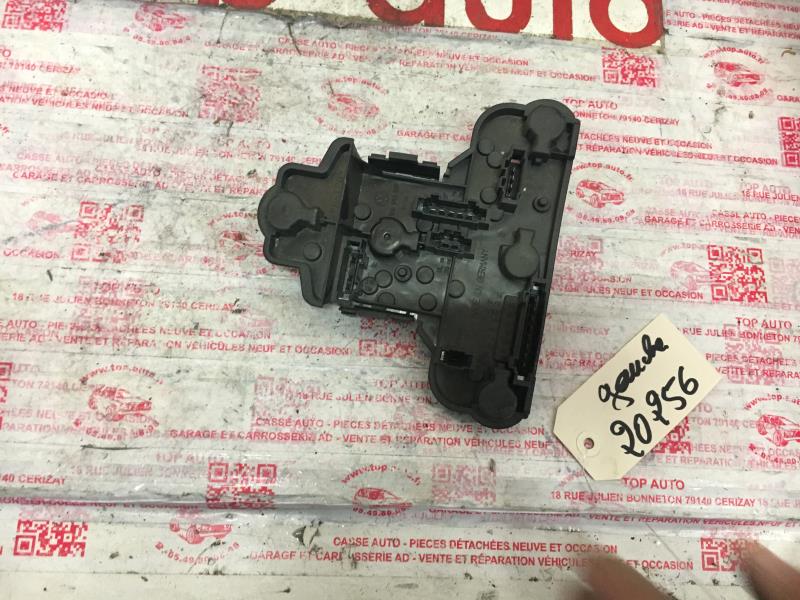 Base portalampade fanale posteriore sinistro VOLKSWAGEN GOLF Diésel - 1