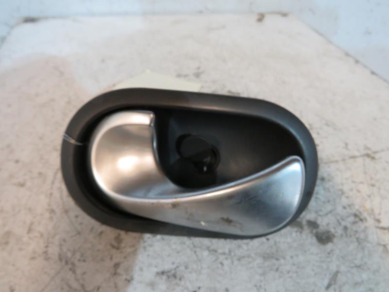 Maniglia interna anteriore sinistra RENAULT SCENIC 2 PHASE 1 Diésel - 1
