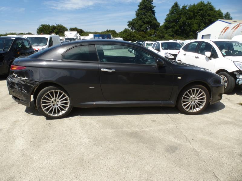 Image Feu arriere principal droit (feux) - ALFA ROMEO GT