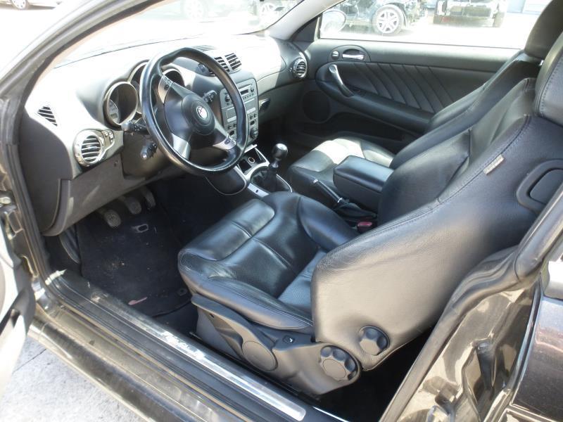 Image Feu arriere principal droit (feux) - ALFA ROMEO GT