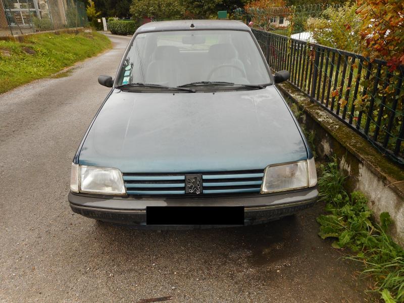 Image Ceinture avant droit - PEUGEOT 205