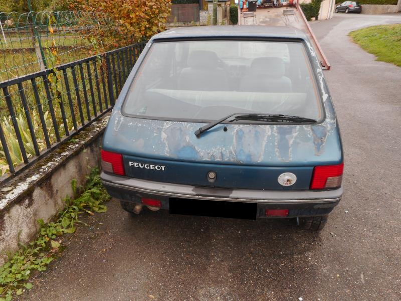 Image Ceinture avant droit - PEUGEOT 205