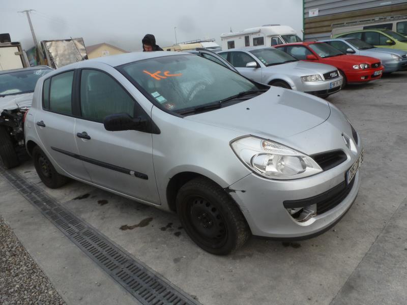Fusee avant droit RENAULT CLIO 3 PHASE 1 Diesel - 1