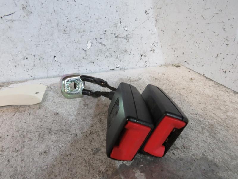 Aggancio cintura sicurezza posteriore sinistro VOLKSWAGEN POLO 4 PHASE 1 Gasolina - 1