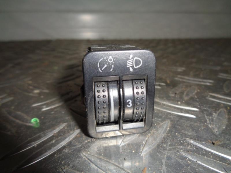 Bouton/Interrupteur VOLKSWAGEN GOLF 4 Diesel - 1