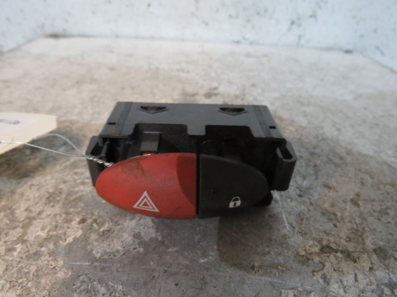 Bouton de warning RENAULT TWINGO 2 PHASE 2 Essence - 1
