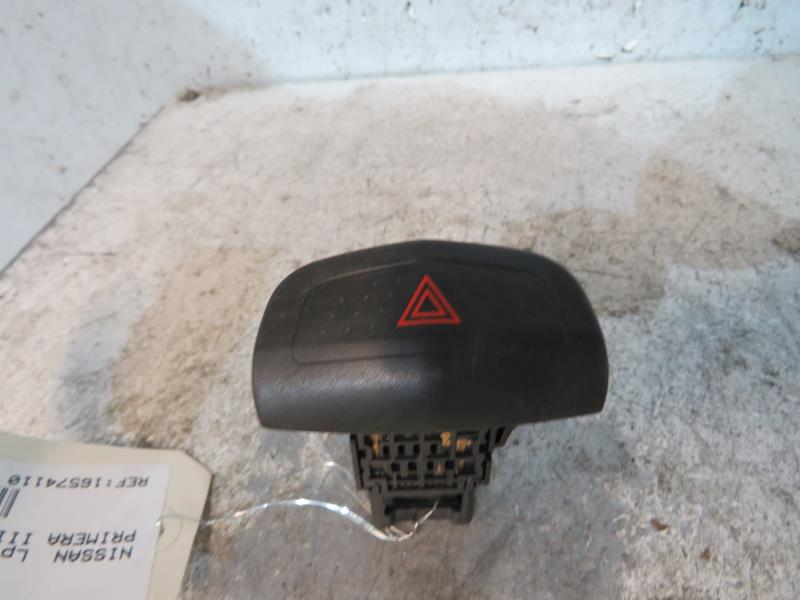 Bouton de warning NISSAN PRIMERA 4 Diesel - 1