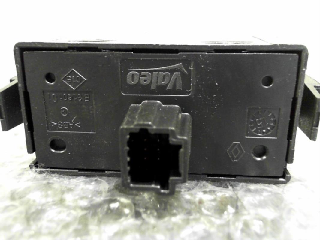 Bouton de warning DACIA SANDERO 2 PHASE 1 Diesel - 1