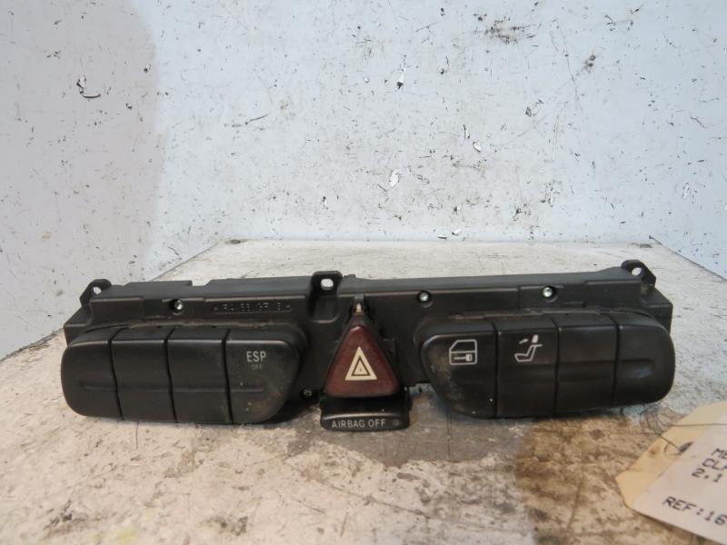 Bouton de warning MERCEDES CLASSE C 203 PHASE 1 Diesel - 1