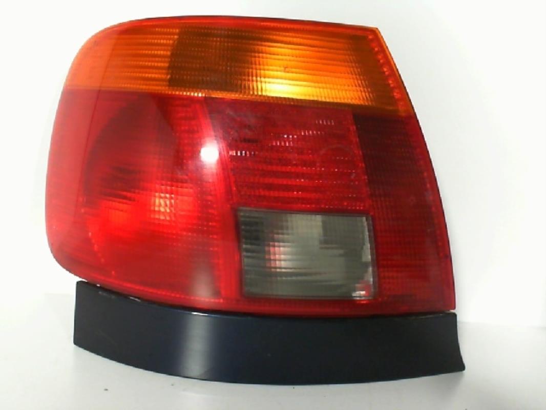 Feu arriere principal gauche (feux) AUDI A4 1 PHASE 1  - 1