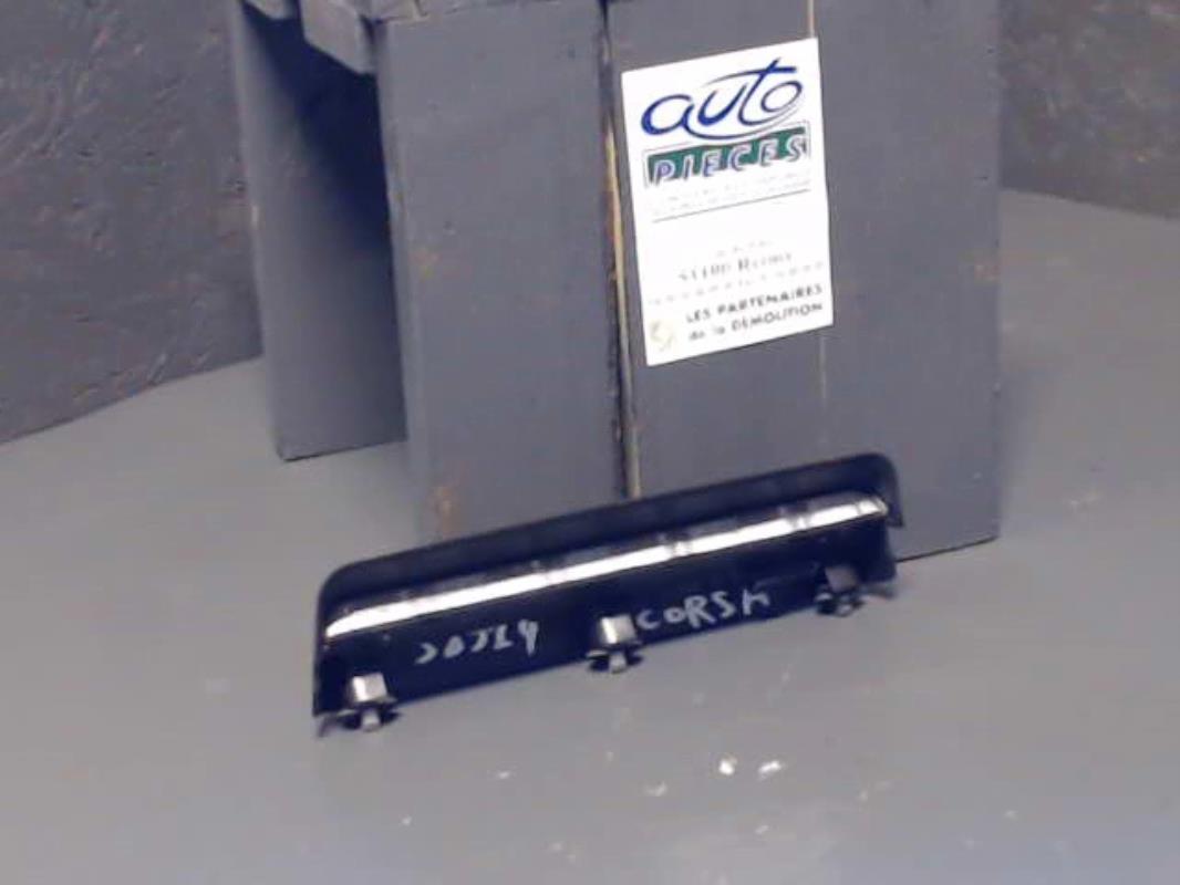 Feu arriere stop central OPEL CORSA C PHASE 2 Diesel - 1