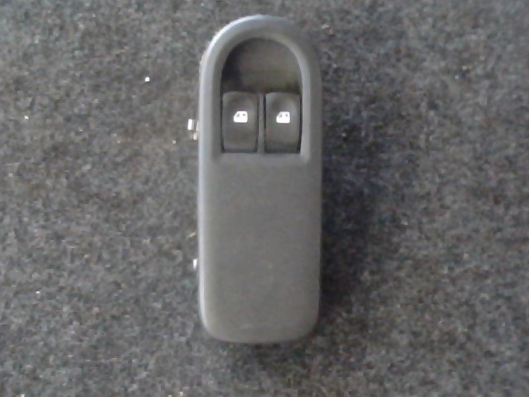 Interruptor de elevalunas RENAULT CLIO 3 PHASE 1 BREAK Diésel - 1