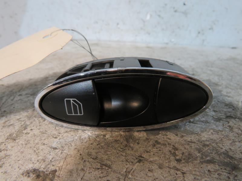 Interruttore lavacristalli posteriore destro MERCEDES CLASSE E 211 PHASE 1 Diésel - 1
