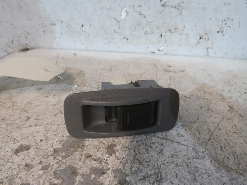 Interruttore lavacristalli posteriore destro TOYOTA RAV4 2 PHASE 1 Diésel - 1