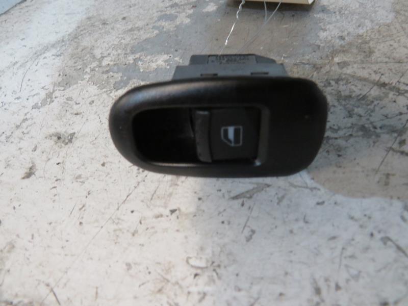 Interruttore lavacristalli posteriore sinistro SEAT LEON 1 Diésel - 1