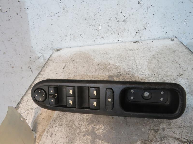 Interruttore lavacristalli anteriore sinistro PEUGEOT 407 PHASE 1 Diésel - 1