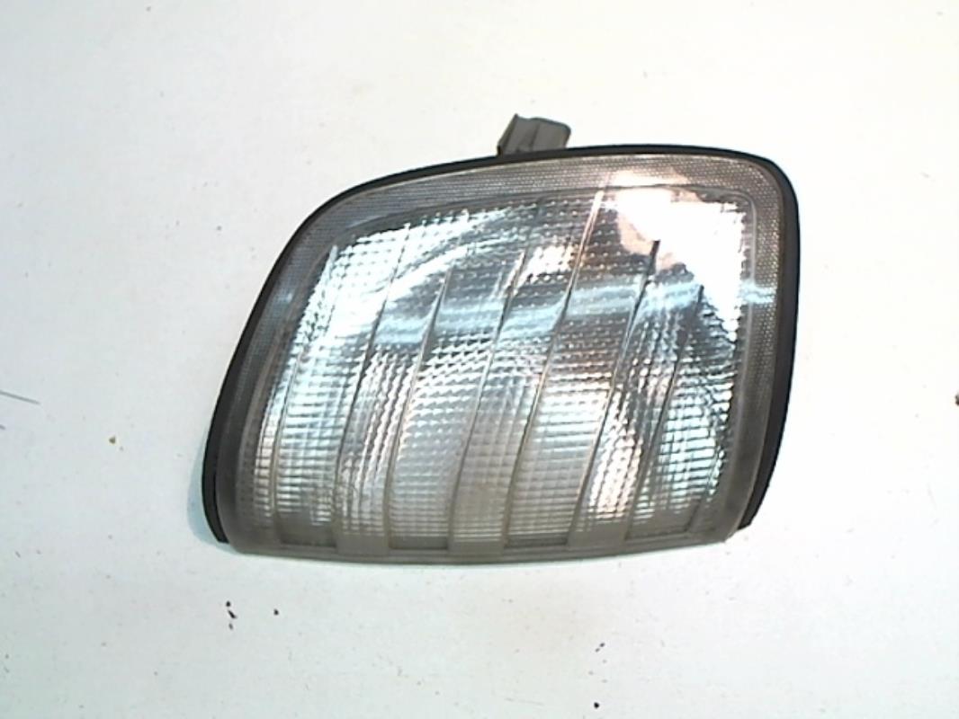 Gruppo ottico anteriore secondario destro (luci)(freccia) MERCEDES 250 W124 PHASE 1 Diésel - 1
