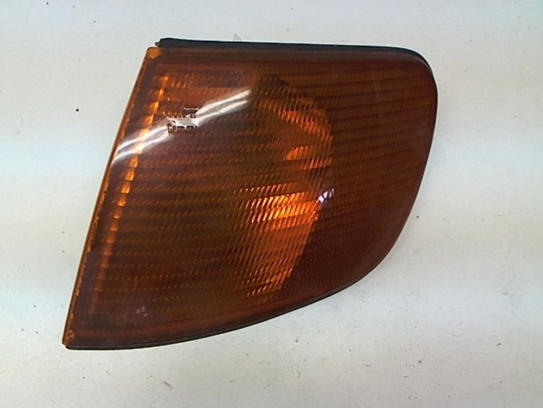 Gruppo ottico anteriore secondario sinistro (luci)(freccia) AUDI A6 1 AVANT BREAK Gasolina - 1