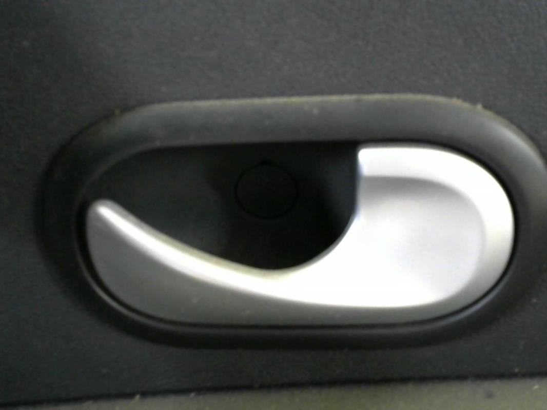 Maniglia interna posteriore destra RENAULT CLIO 3 PHASE 2 BREAK Diésel - 1