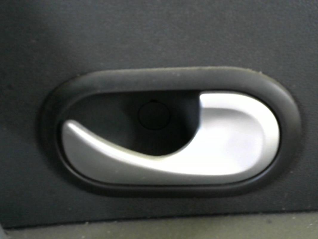 Maniglia interna anteriore destra RENAULT CLIO 3 PHASE 2 BREAK Diésel - 1