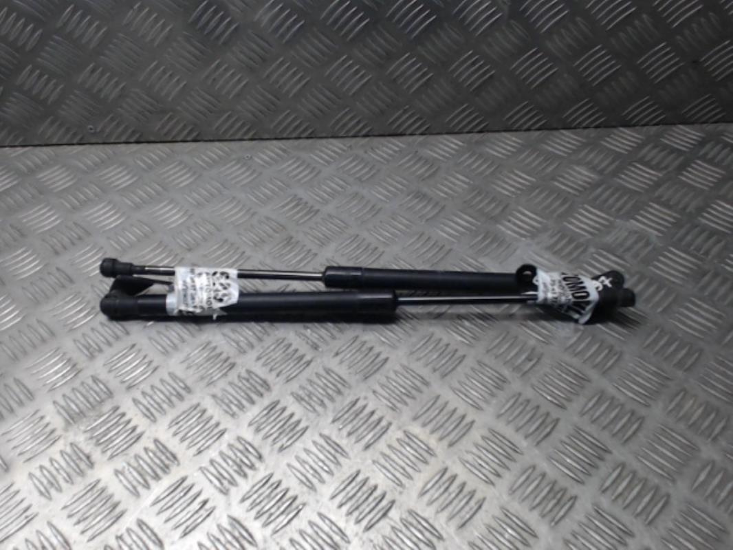 Verin de coffre BMW SERIE 1 E81 Diesel - 1