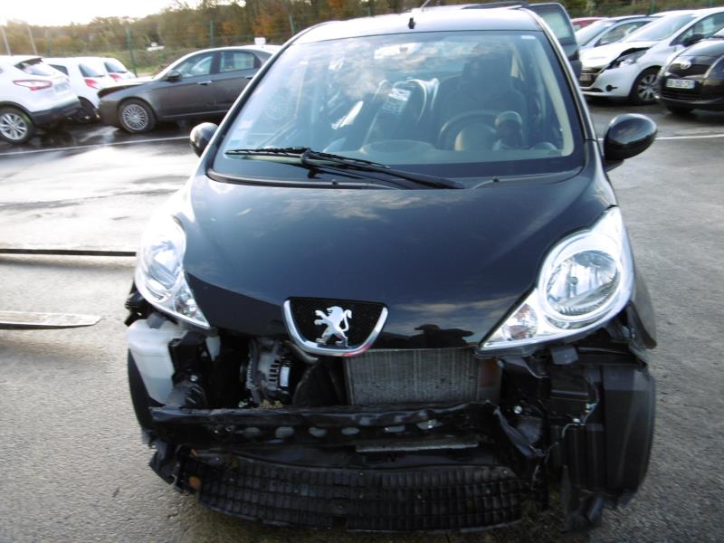 Image Feu arriere principal droit (feux) - PEUGEOT 107