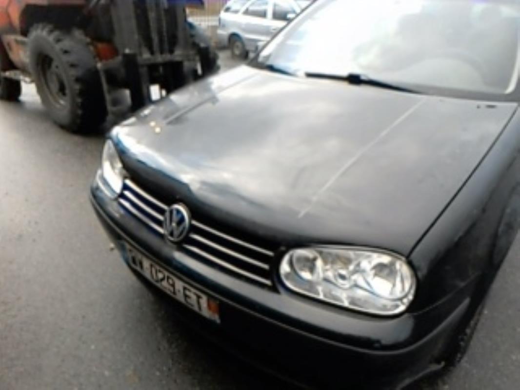 Serrure de hayon VOLKSWAGEN GOLF 4 Diesel - 1