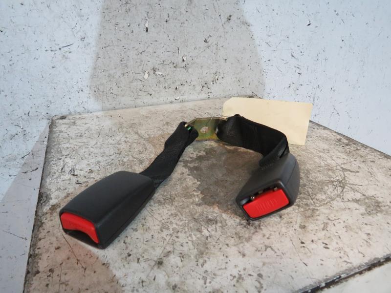 Aggancio cintura sicurezza posteriore sinistro TOYOTA COROLLA 10 PHASE 2 Diésel - 1