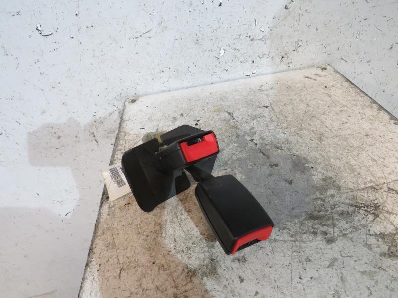 Aggancio cintura sicurezza posteriore sinistro AUDI A4 2 AVANT PHASE 1 BREAK Diésel - 1