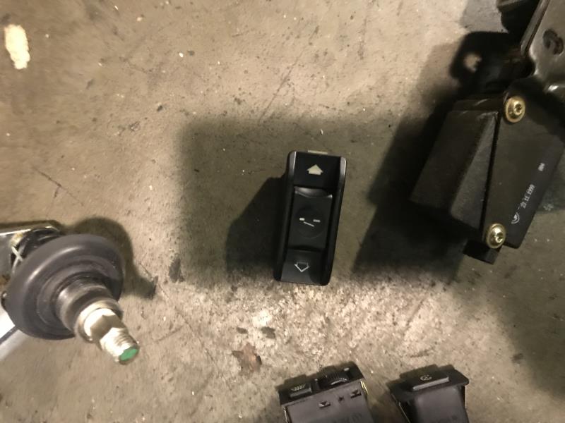 Bouton/Interrupteur BMW SERIE 5 E39  - 1