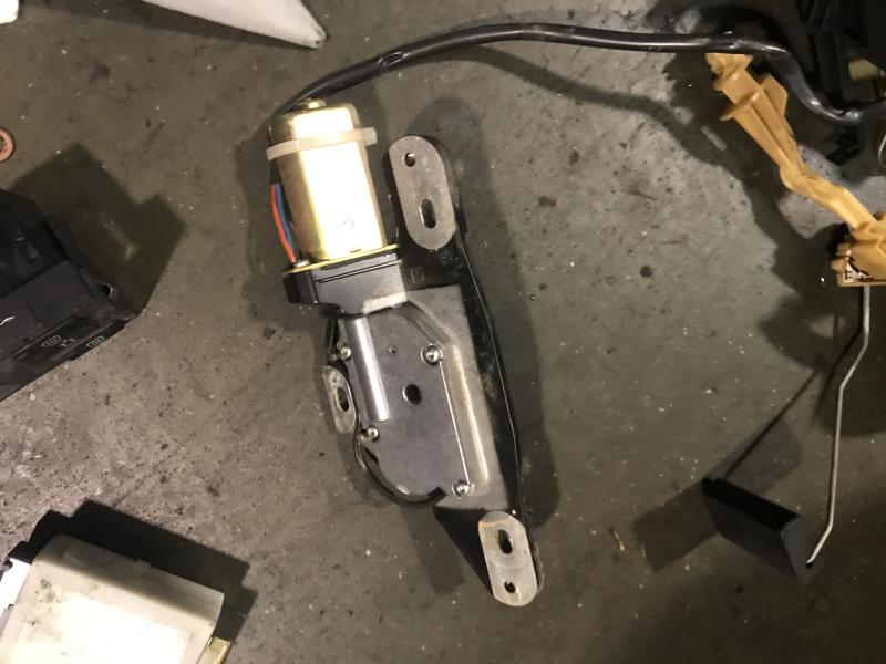 Serrure de coffre BMW SERIE 5 E39  - 1