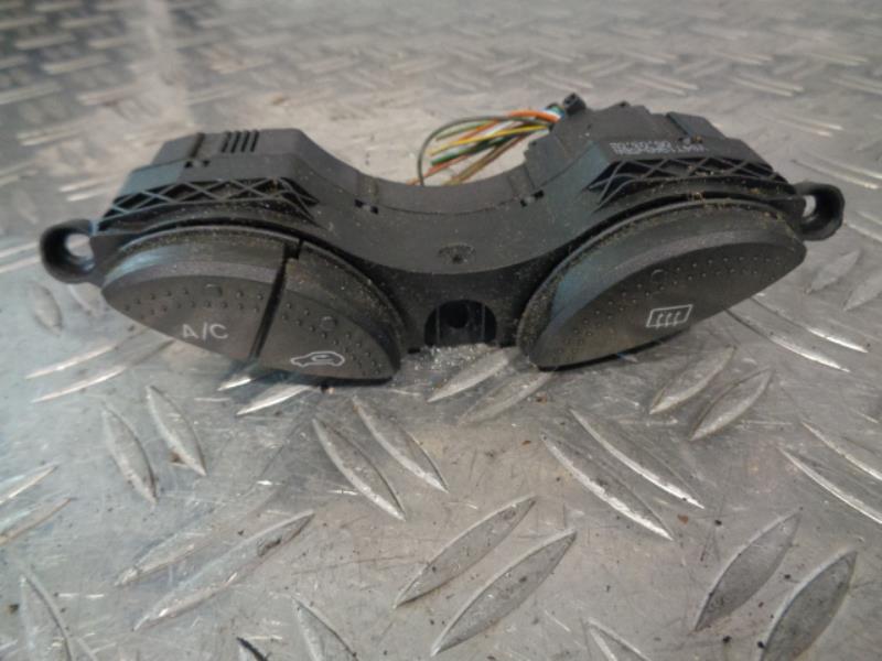 Bouton/Interrupteur FORD FOCUS 1 Diesel - 1