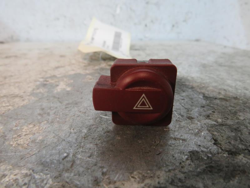 Bouton de warning CITROEN C4 1 PHASE 2 COUPE Diesel - 1