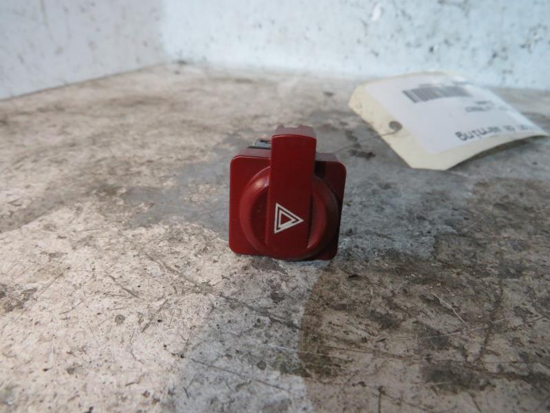 Bouton de warning CITROEN C4 1 PHASE 1 Diesel - 1