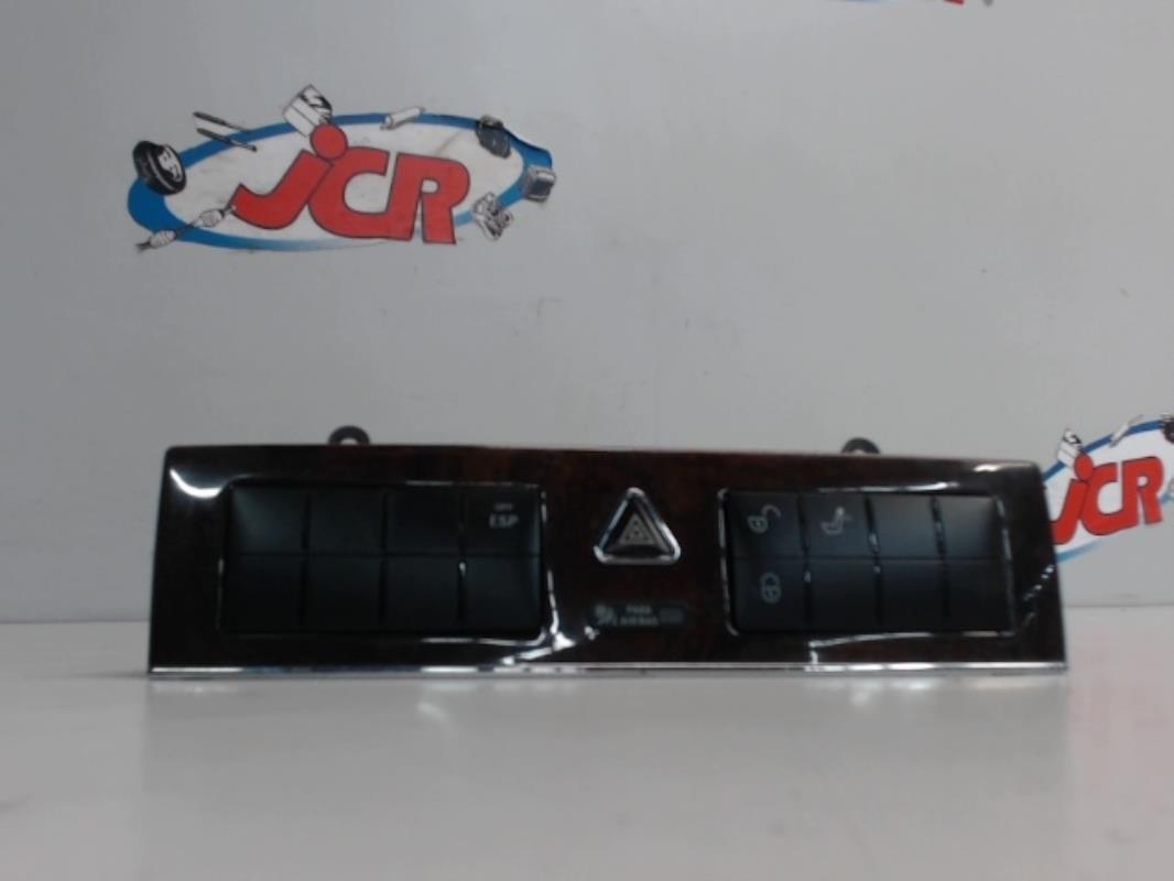 Bouton de warning MERCEDES CLASSE C 203 PHASE 2 Diesel - 1