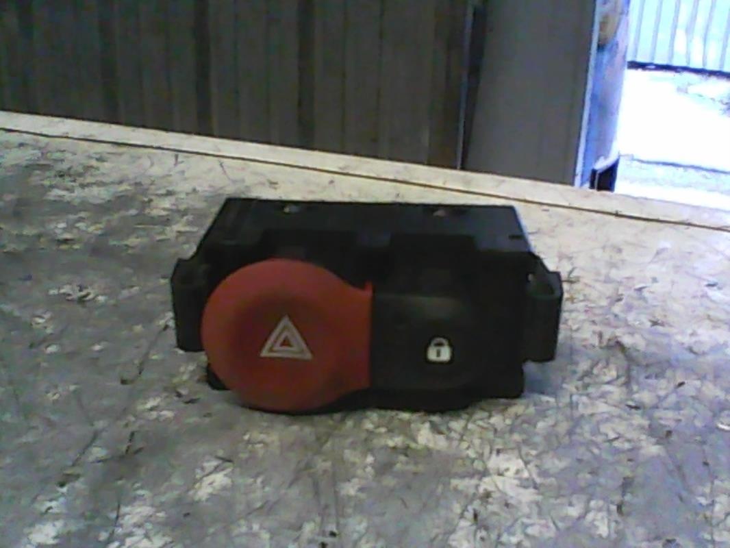 Bouton de warning RENAULT CLIO 3 PHASE 2 Diesel - 1
