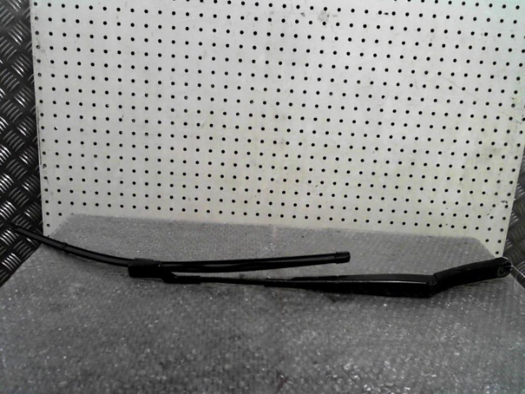 Braccio tergicristallo anteriore sinistro VOLKSWAGEN GOLF 6 Gasolina - 1