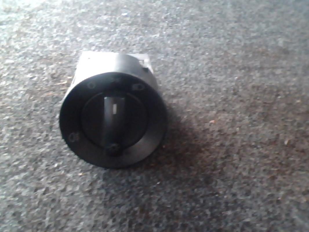 Commande de phare VOLKSWAGEN POLO 4 PHASE 1 Essence - 1