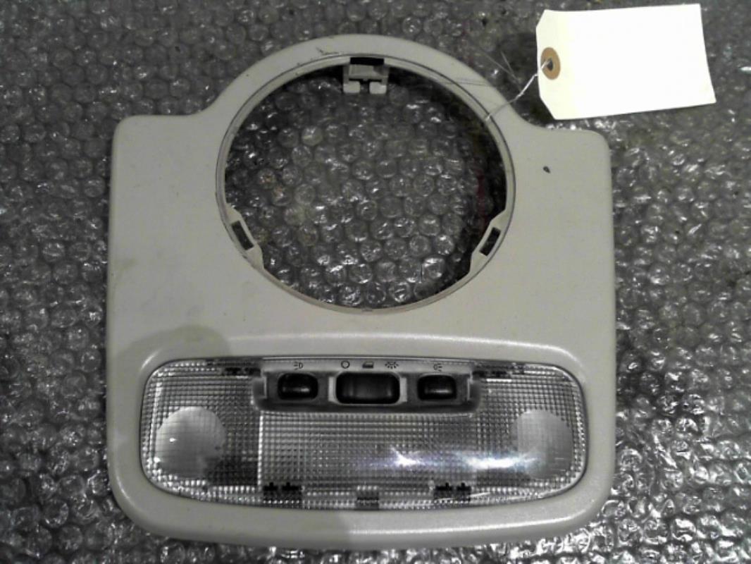 Eclairage de plafonnier FORD FIESTA 5 PHASE 2 Essence - 1