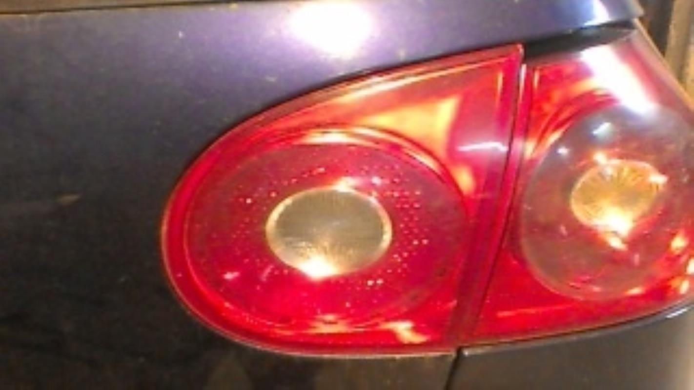 Feu arriere secondaire droit (feux) VOLKSWAGEN GOLF 5 Diesel - 1