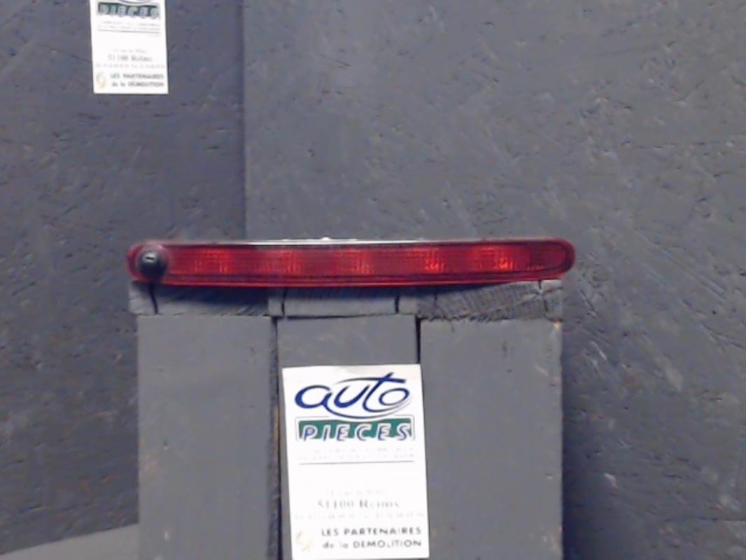 Feu arriere stop central SUZUKI SWIFT 3 Diesel - 1