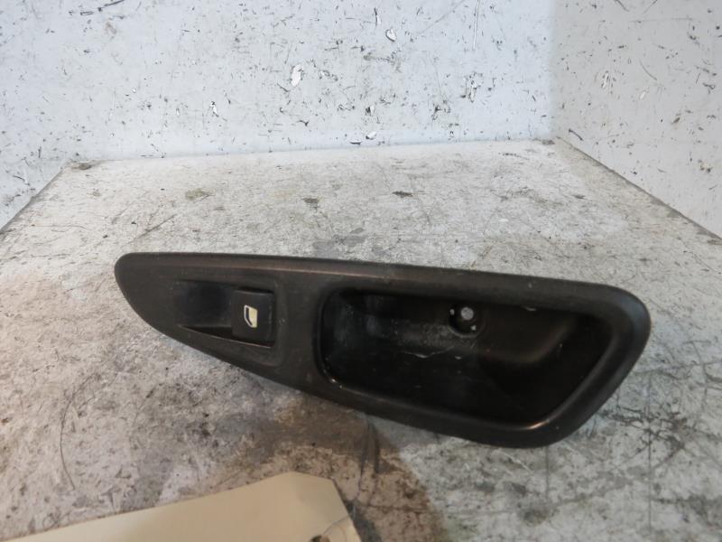 Interruttore lavacristalli posteriore destro PEUGEOT 308 1 SW PHASE 1 BREAK Diésel - 1