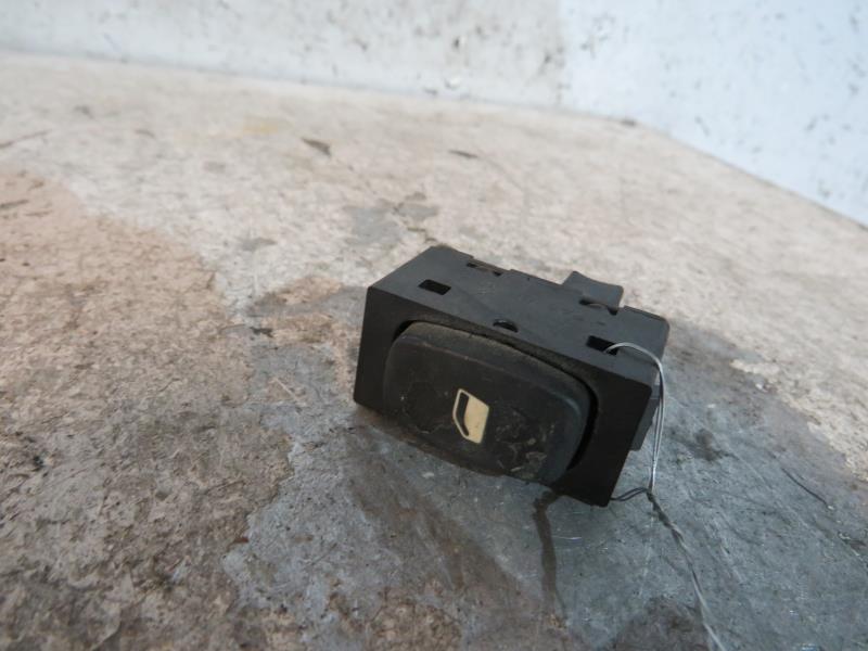 Interruttore lavacristalli posteriore destro PEUGEOT 407 PHASE 1 BREAK Diésel - 1
