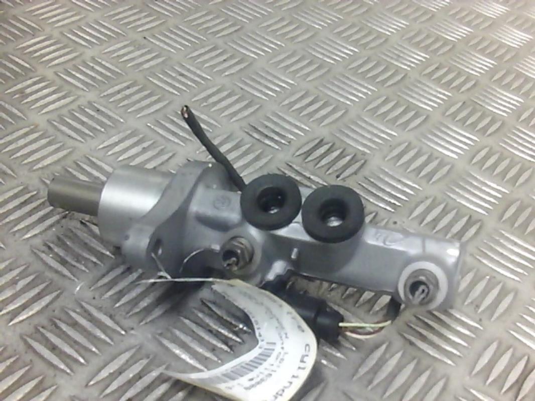 Cilindro maestro (freno) VOLKSWAGEN GOLF 6 Gasolina - 1